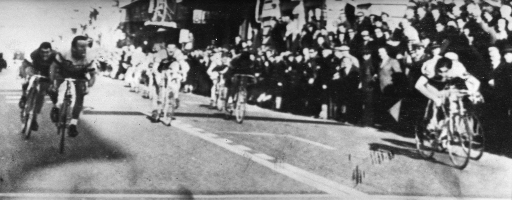 Eddy Merckx vond zijn eerste overwinning in Milaan-Sanremo, in 1966, zijn mooiste ooit., Belga Image
