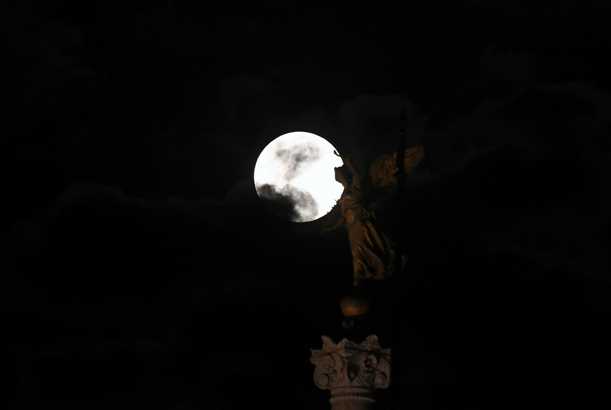 Super Lune rose 2020., Reuters