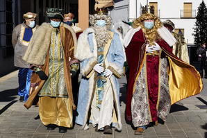 En Espagne, les Rois mages innovent pour parader comme le veut la tradition, malgré la pandémie (en images)