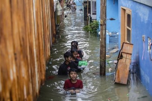 Miljoenensteden als Tokio en Jakarta moeten verhuizing overwegen als zeespiegel stijgt